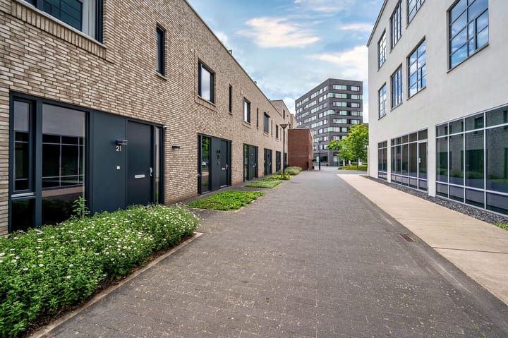Nedinscoplein 21 in Venlo