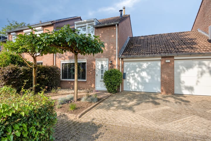 Neerbraak 42 in Landgraaf photo