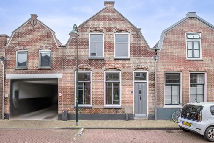 Nes 12 in Schoonhoven