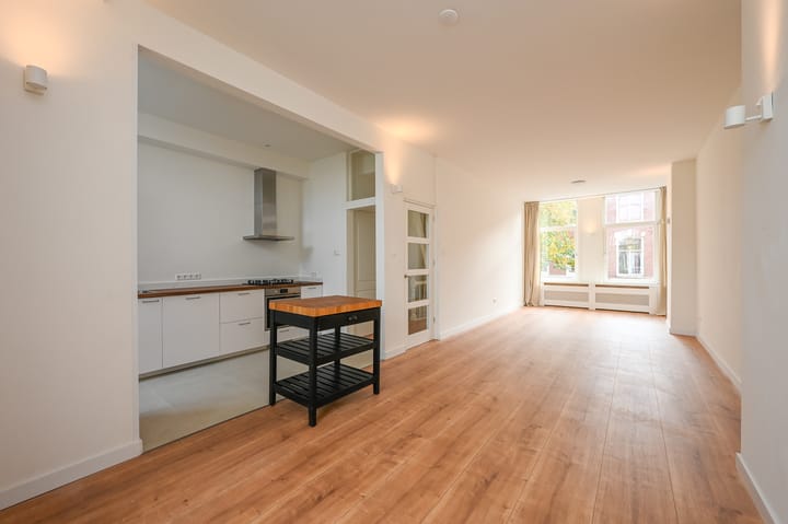 Newtonstraat 327 in 's-Gravenhage foto