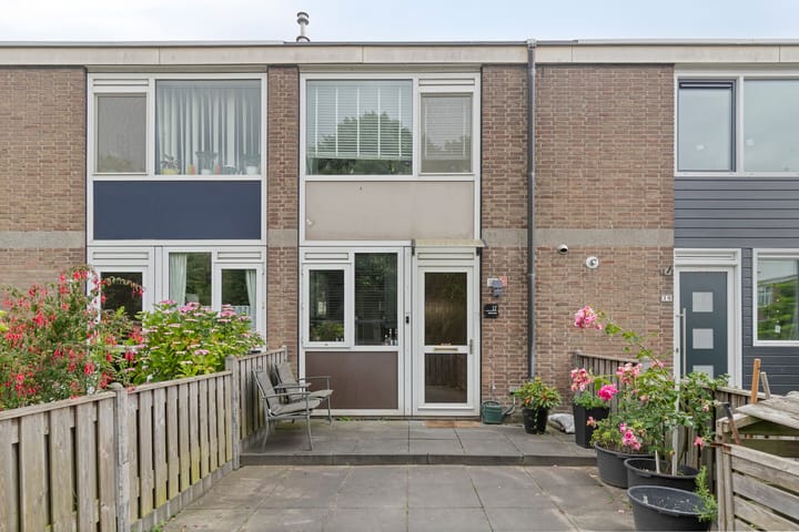 Nibelungenhof 12 in Hoogvliet Rotterdam