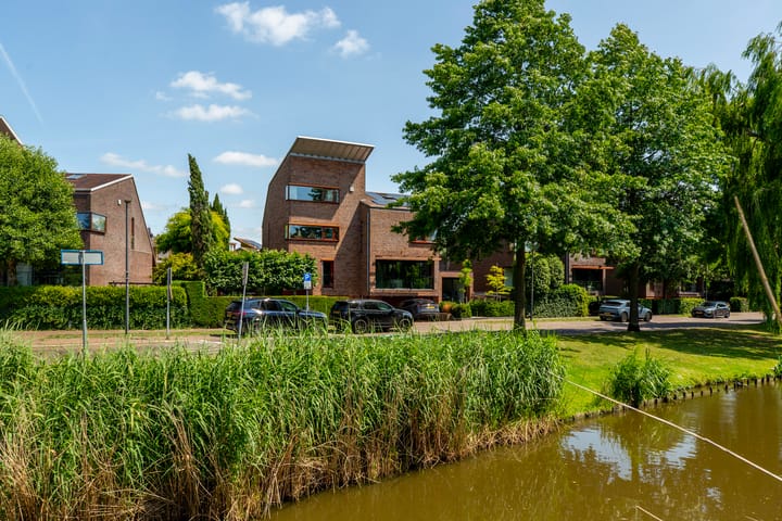 Nico van der Valkweg 2 in Rotterdam