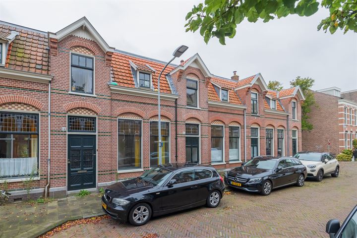 Nicolaas van der Laanstraat 12 in Haarlem