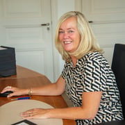 Foto van Nicolette Amptmeijer, Administratief Medewerker bij Leegstra NVM Makelaardij - Eerlijk en helder!