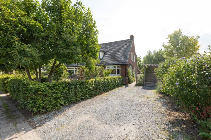 Nieuw-Loosdrechtsedijk 127 in Loosdrecht