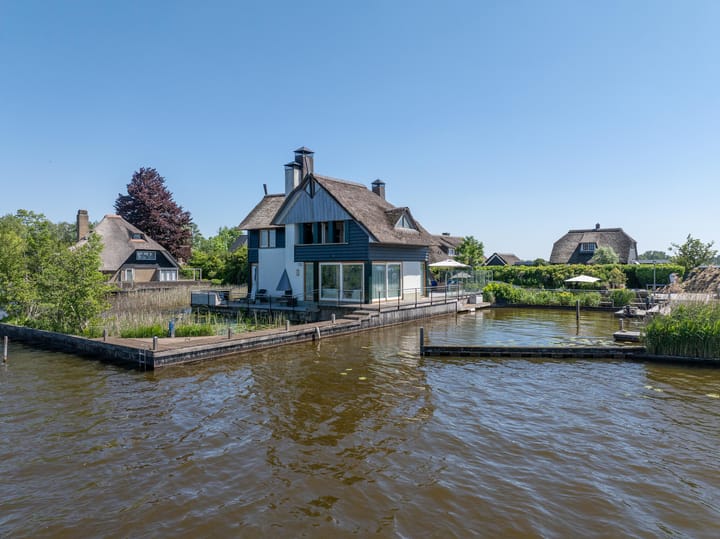 Nieuw-Loosdrechtsedijk 236 in Loosdrecht