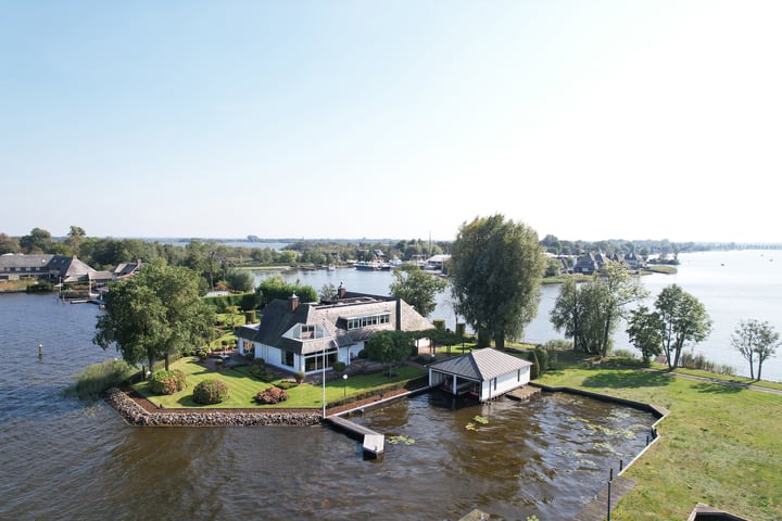 Nieuw-Loosdrechtsedijk 306 in Loosdrecht