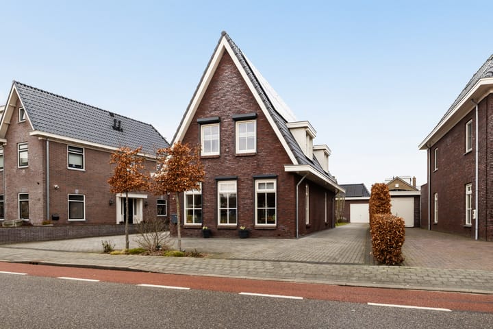 Photo of property Nieuwe Kerkstraat 70, Nijkerkerveen