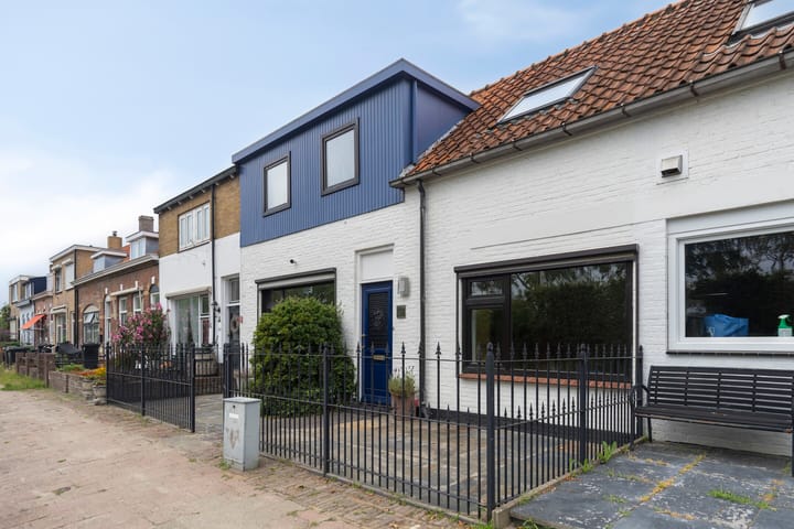 Nieuwe Vlissingseweg 688 in Middelburg photo