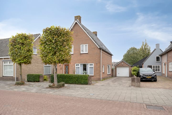 Nieuwelaan 15 in Made