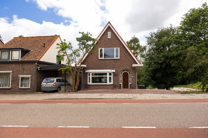 Nieuwemeerdijk 199 in Badhoevedorp