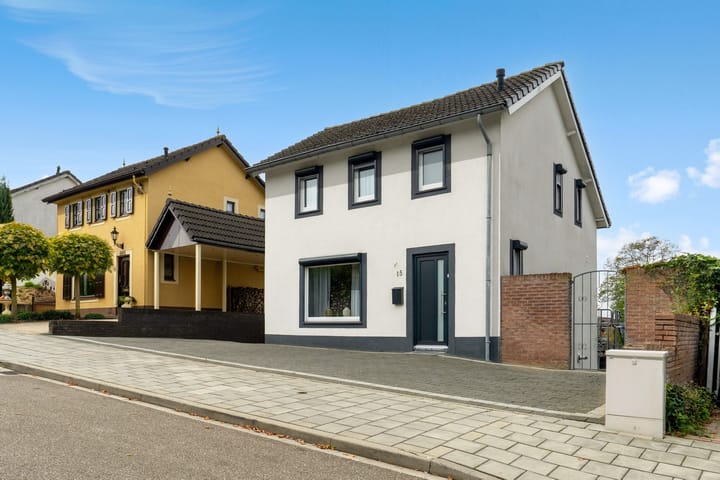 Nieuwenhofstraat 15 in Hoensbroek