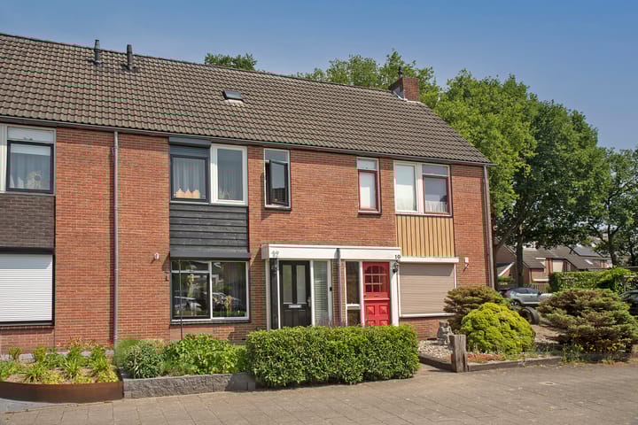 Nieuwenhuisstraat 12 in Rijssen