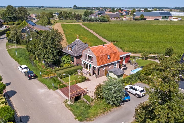 Nieuwestraat 90 in Strijen