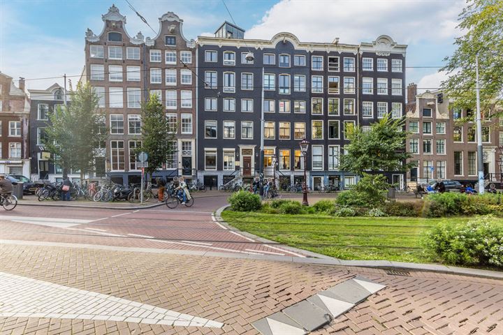 Nieuwezijds Voorburgwal 290-1 in Amsterdam