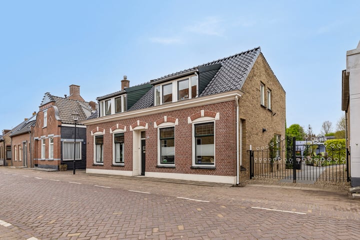 Nieuwlandsedijk 34 in Lage Zwaluwe
