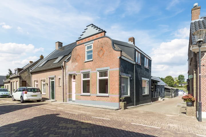 Photo of property Nieuwlandsedijk 38, Lage Zwaluwe