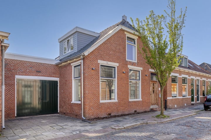 Nieuwstraat 42 in Winsum