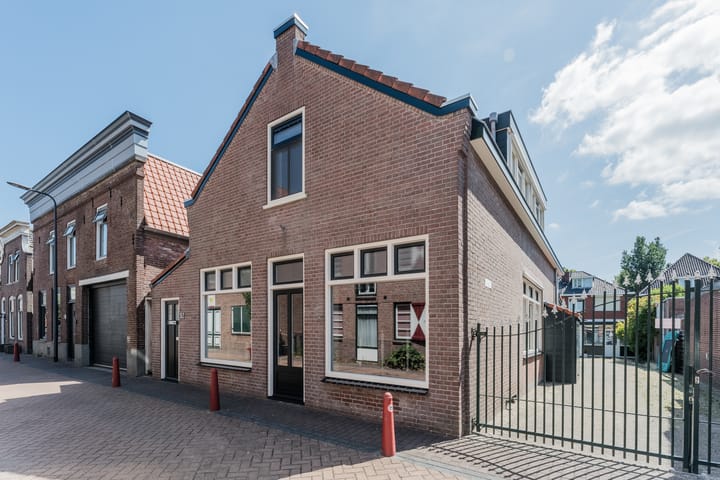 Photo of property Nieuwstraat 52, Bodegraven