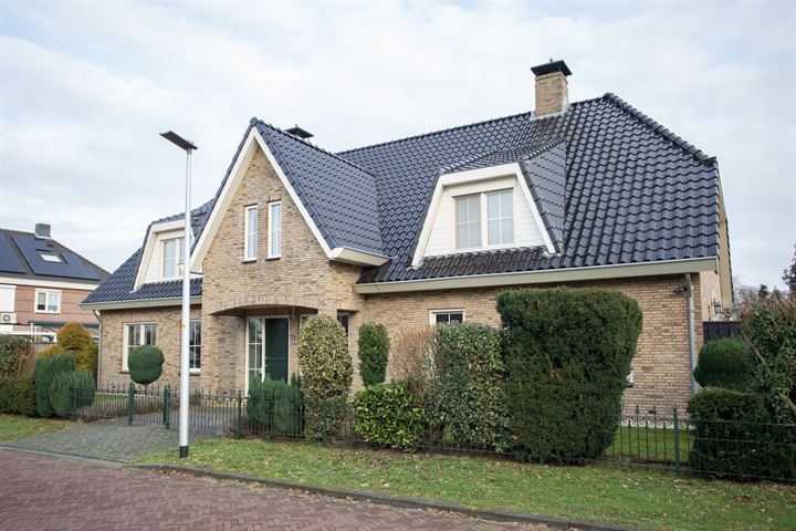 Nijreesdwarsweg 6 in Almelo