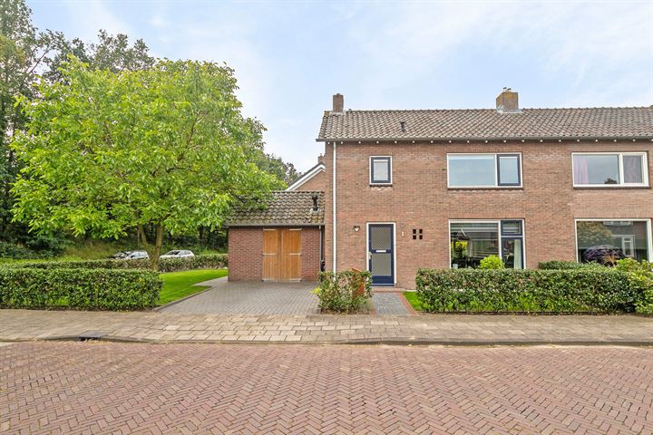 Nijverheidstraat 1 in Lemelerveld