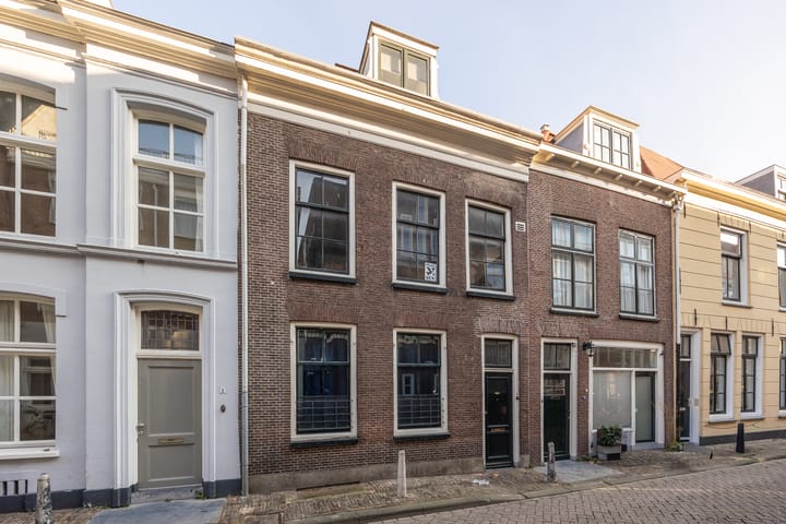 Nobeldwarsstraat 4 in Utrecht