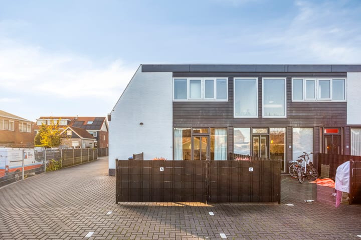 Noordeinde 127c in Roelofarendsveen