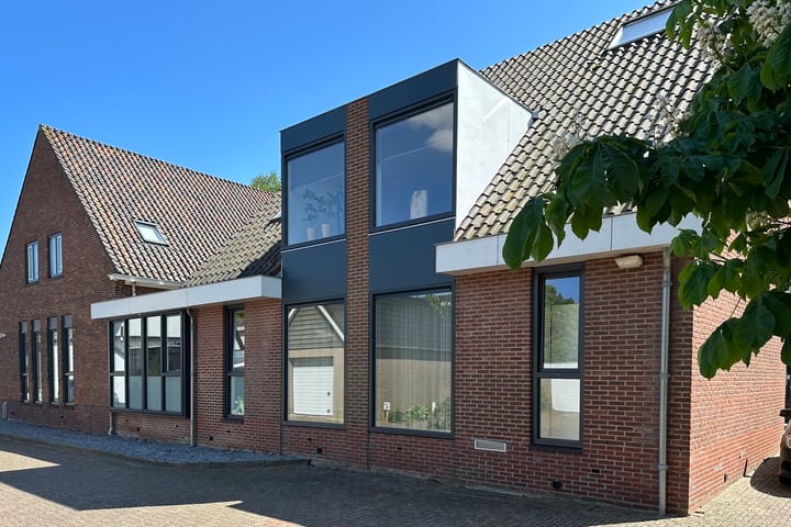 Noordeinde 162h in Roelofarendsveen