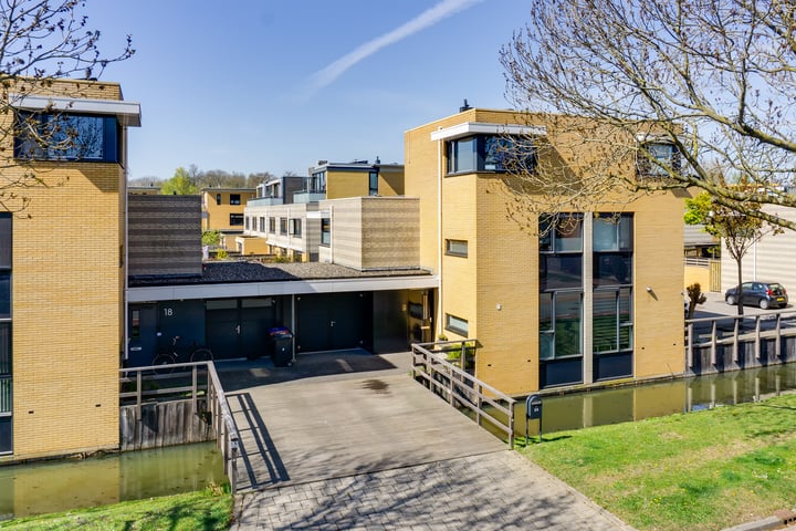 Photo of property Noordhoevelaan 20, Dordrecht