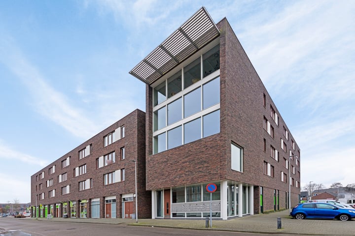 Noordplein 97 in Roelofarendsveen