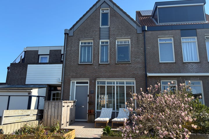 Photo of property Noordwester 82, Den Burg