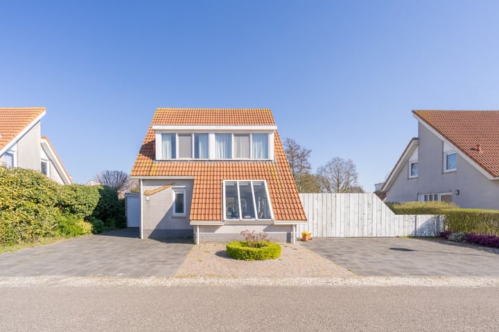 Photo of property Noordzeelaan 21, Scharendijke
