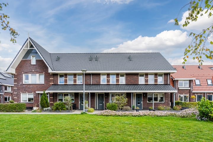 Nova Zembla 23 in Noord-Scharwoude