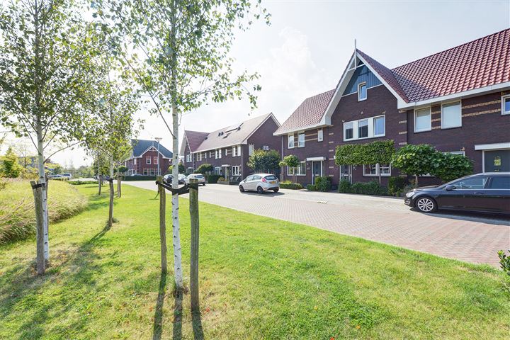 Nova Zembla 42 in Noord-Scharwoude