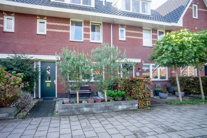 Nova Zembla 6 in Noord-Scharwoude