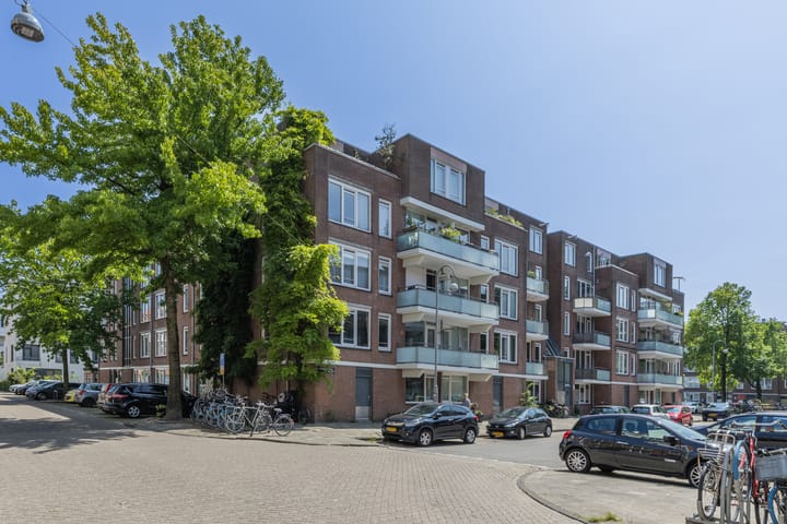 Nova Zemblastraat 241 in Amsterdam