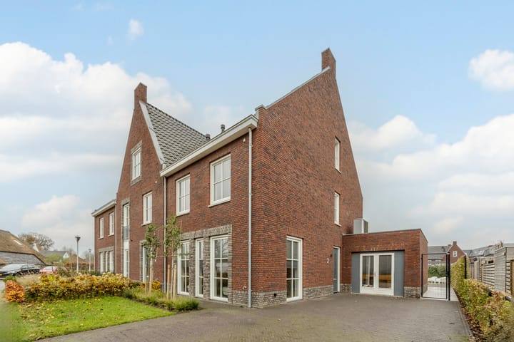 Novicenstraat 2 en Berkel-Enschot foto