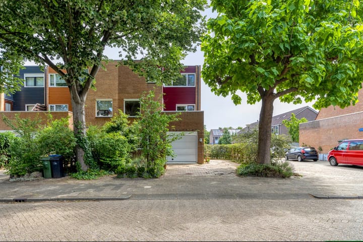 Photo of property Nystadstraat 80, Rotterdam