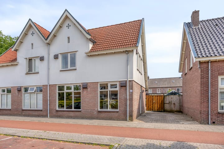 Oelerweg 63 in Hengelo foto