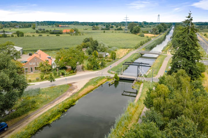 Oerdijk 83 in Schalkhaar