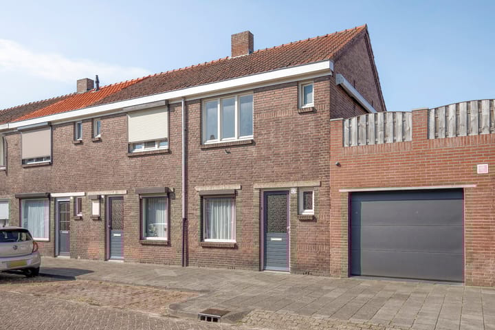 Oeverstraat 57 in Tilburg foto