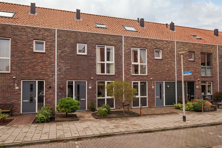 Oeverwal 50 in Hoogwoud