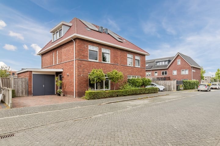 Oeverzeggeweg 77 in Heerhugowaard