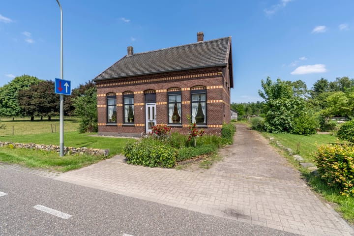Photo of property Oirloseweg 1, Oirlo