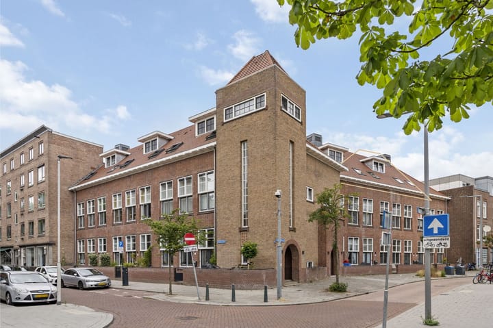 Photo of property Oleanderstraat 135, Rotterdam