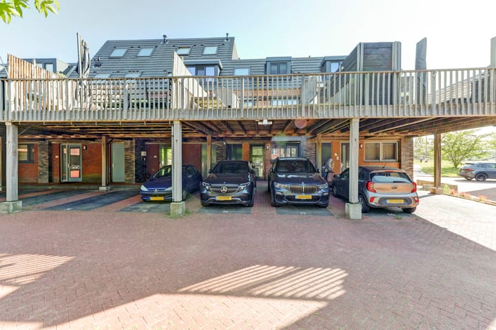 Olijfhout 38 in Barendrecht foto