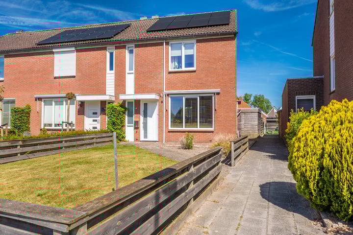 Photo of property Olinglaan 8, Onstwedde