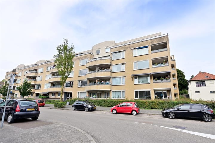 Photo of property Olmenlaan 92, Bussum