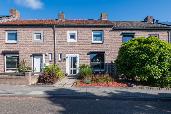 Photo of property Olympiastraat 8, Landgraaf