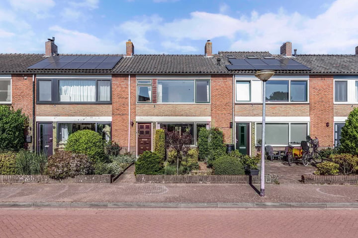 Omroeplaan 20 in Huizen foto